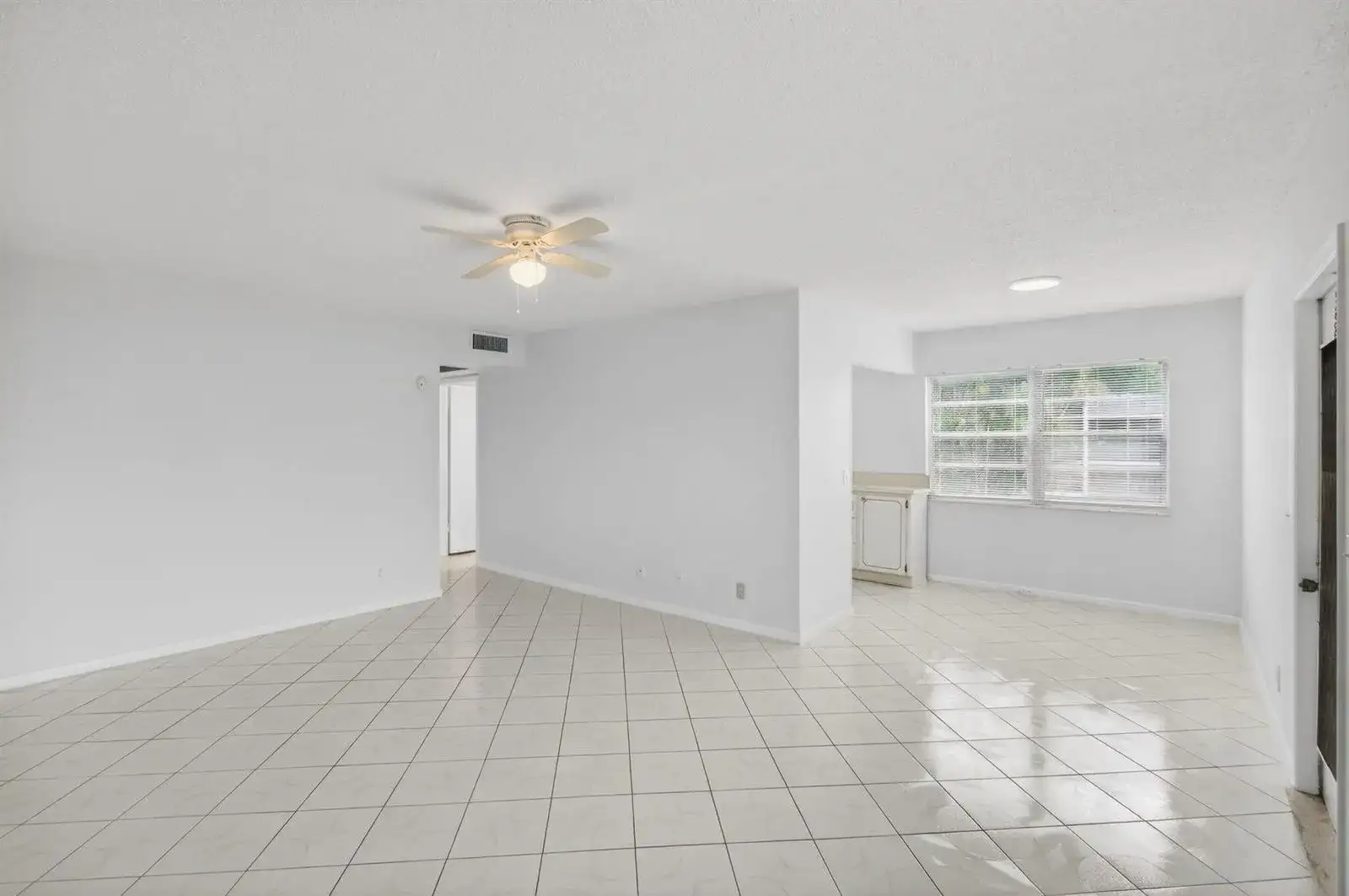 360 Fanshaw I, Boca Raton FL 33434 photo 2