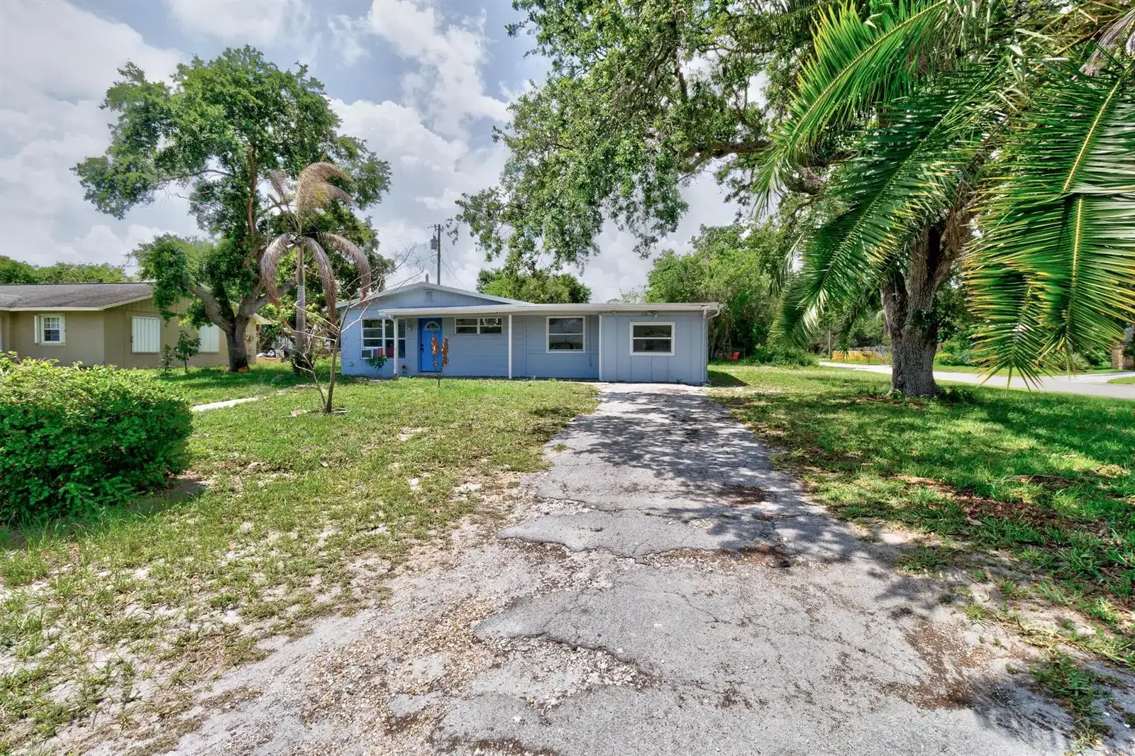 775 SW 4th Pl Place SW, Vero Beach FL 32962 photo 2