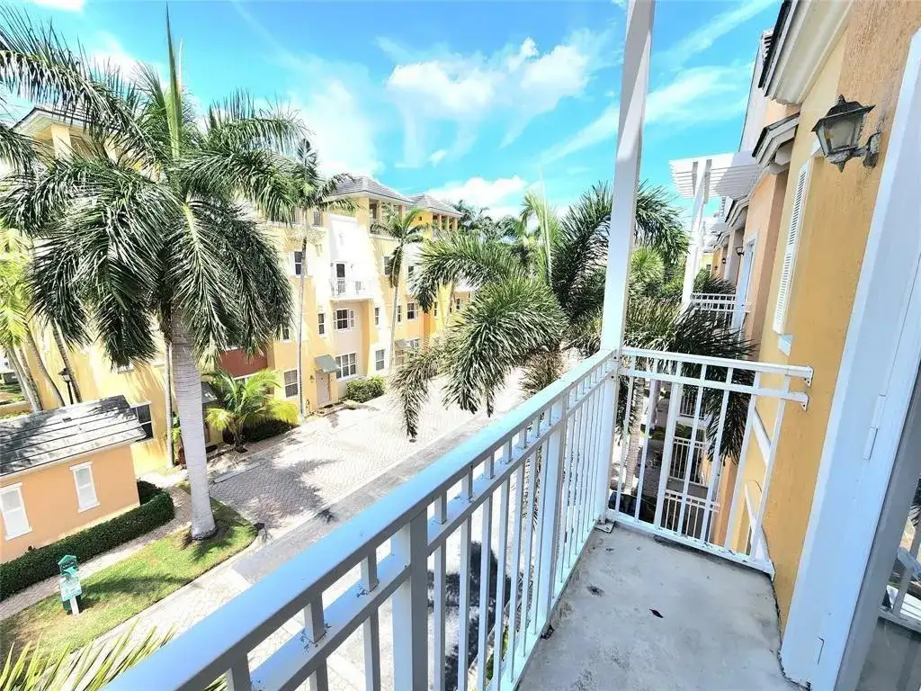 2317 Vintage Drive, Lighthouse Point FL 33064 photo 2