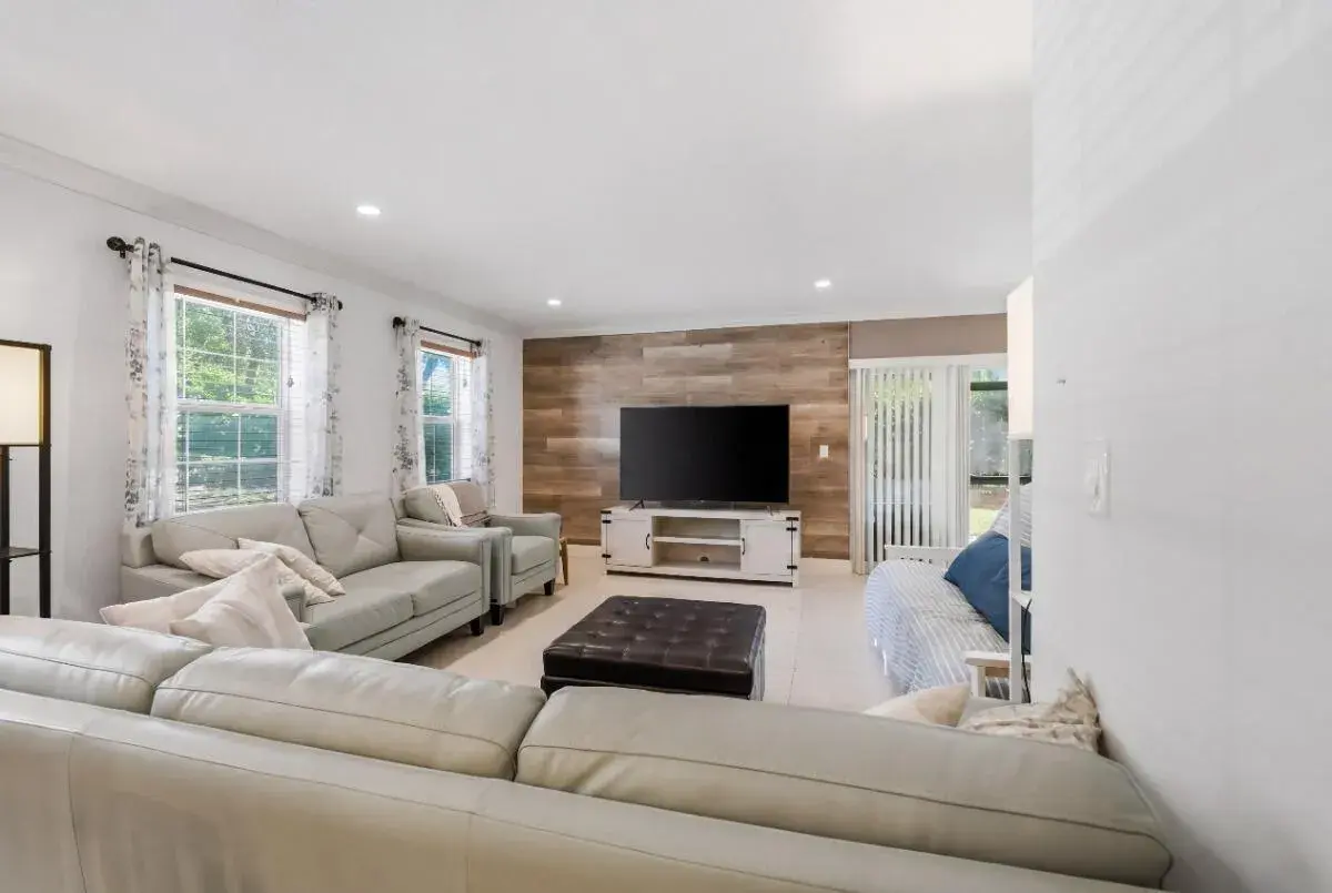3050 N Riverside Drive # 1a, Coral Springs FL 33065
