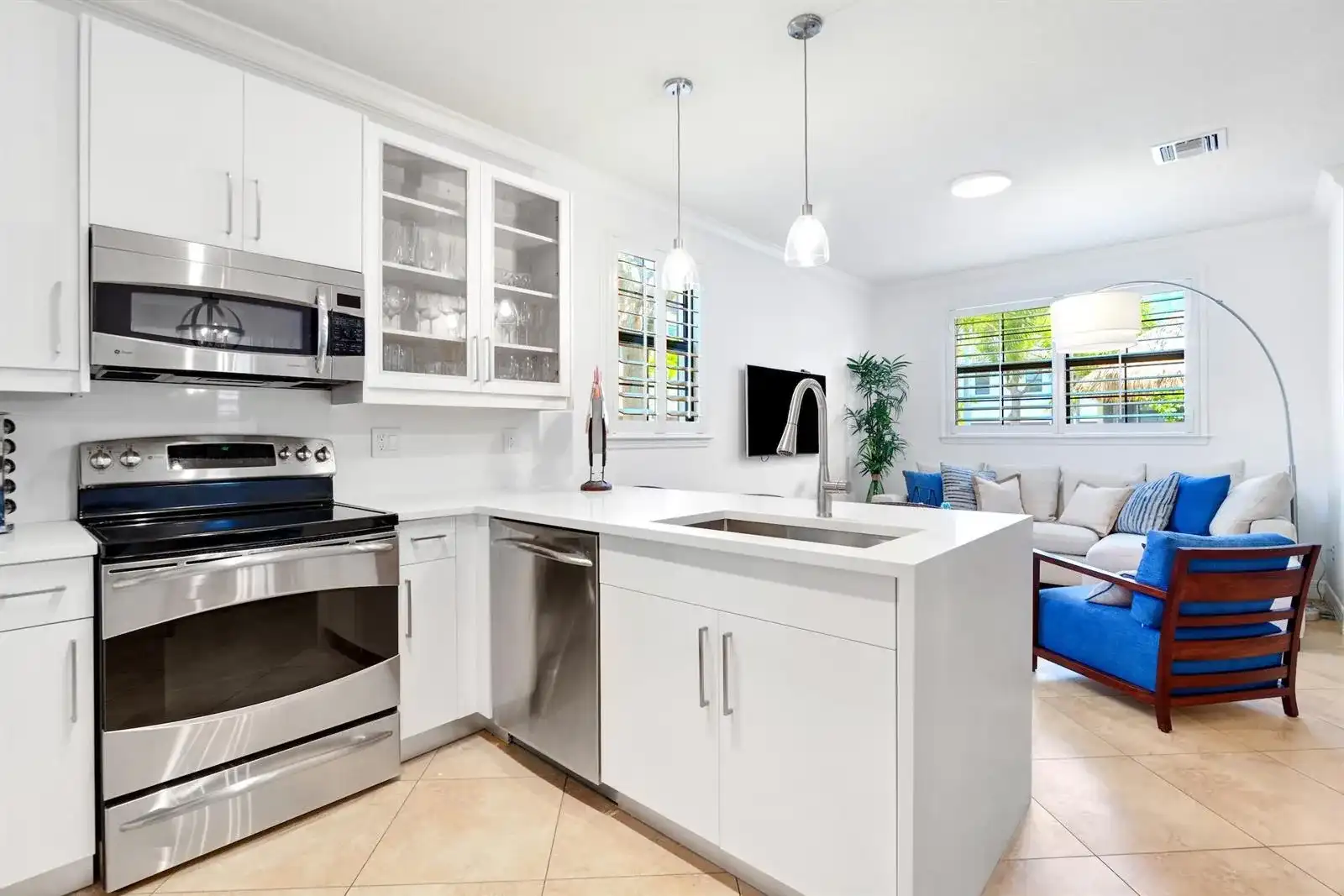 861 S Ocean Boulevard, Pompano Beach FL 33062