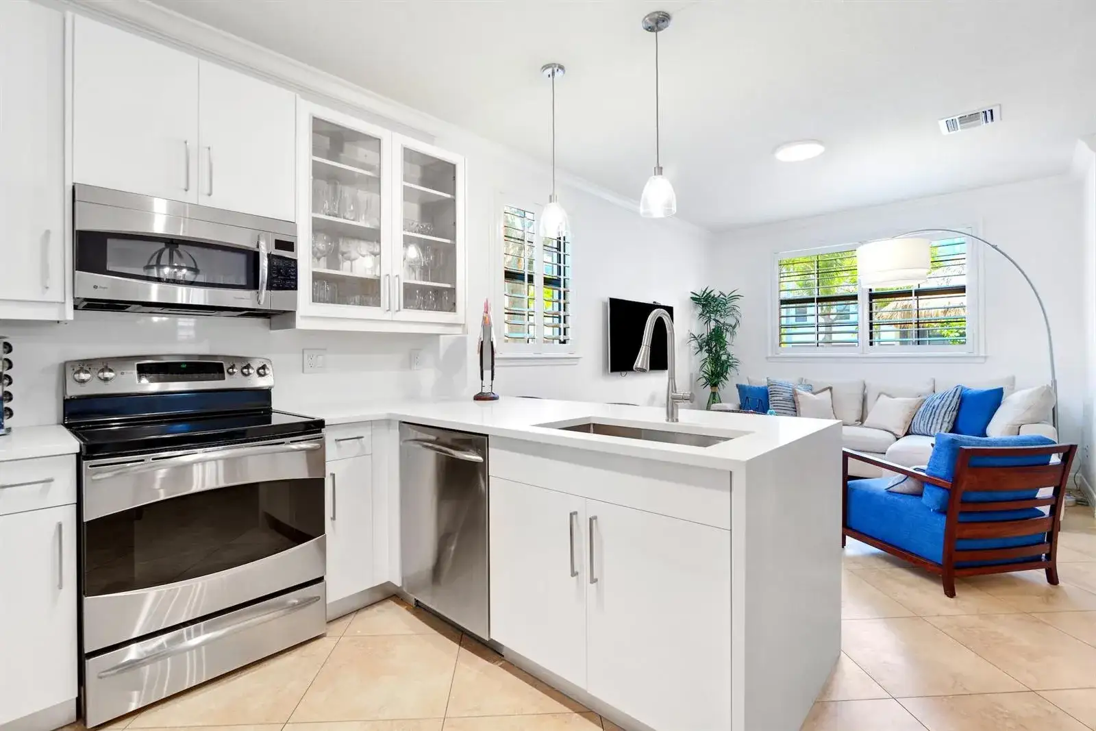 861 S Ocean Boulevard, Pompano Beach FL 33062