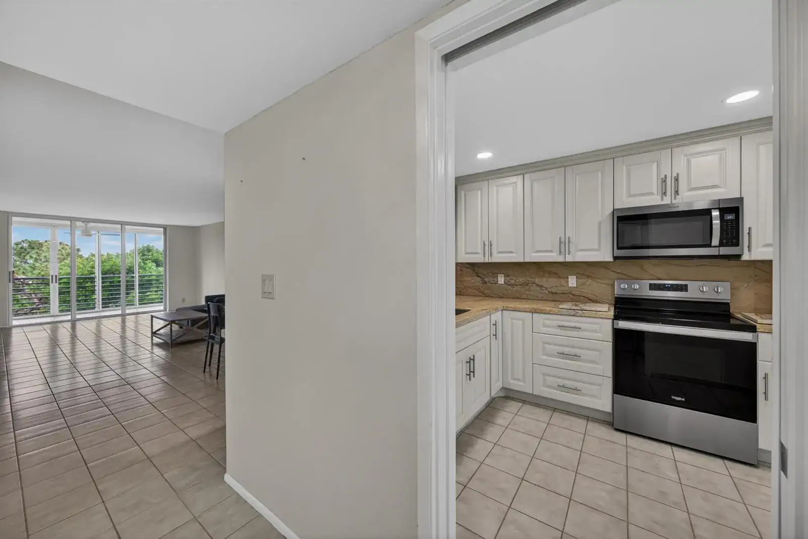 3503 Oaks Way # 505, Pompano Beach FL 33069 photo 3