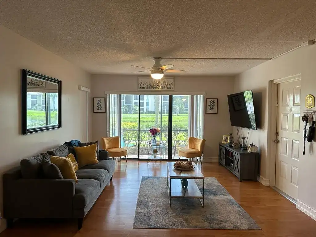 1102 Green Pine Boulevard # B1, West Palm Beach FL 33409 photo 3