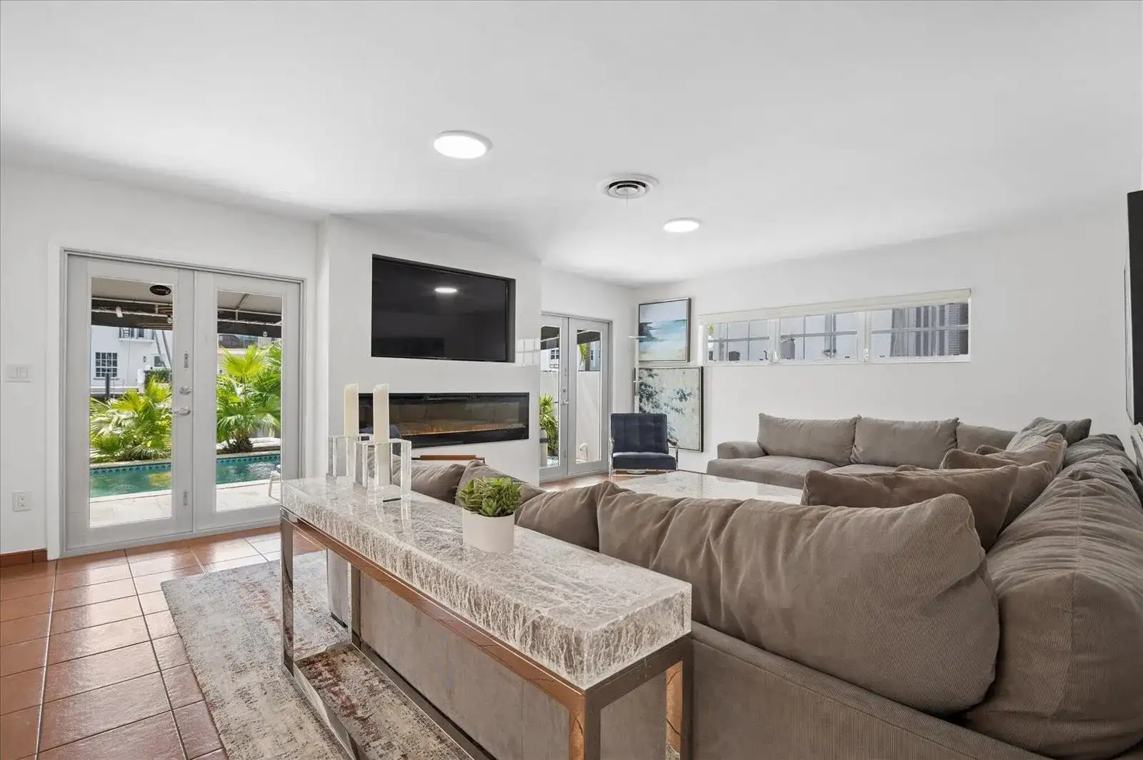 325 Coconut Isle Drive, Fort Lauderdale FL 33301 photo 2