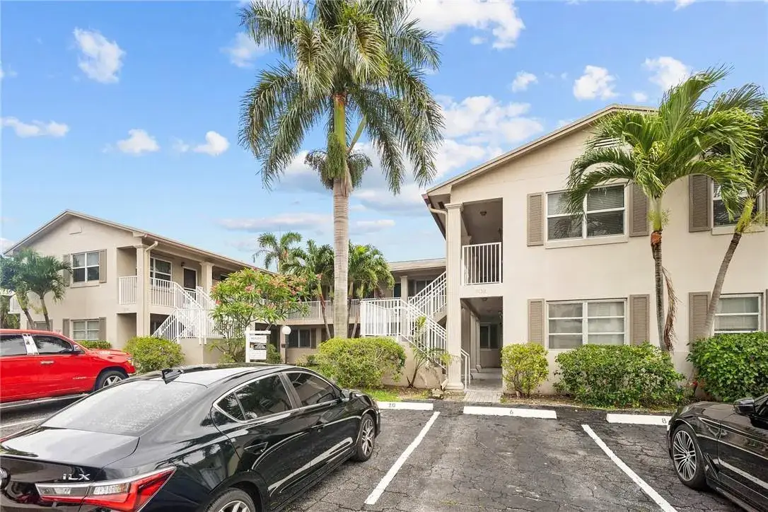 2130 NE 42nd Court # 4, Lighthouse Point FL 33064