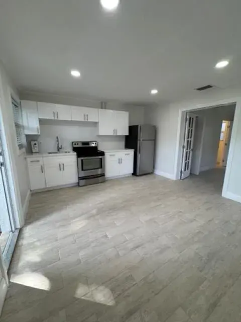 1325/1329/1333 NE 5th Terrace # 1, Fort Lauderdale FL 33304