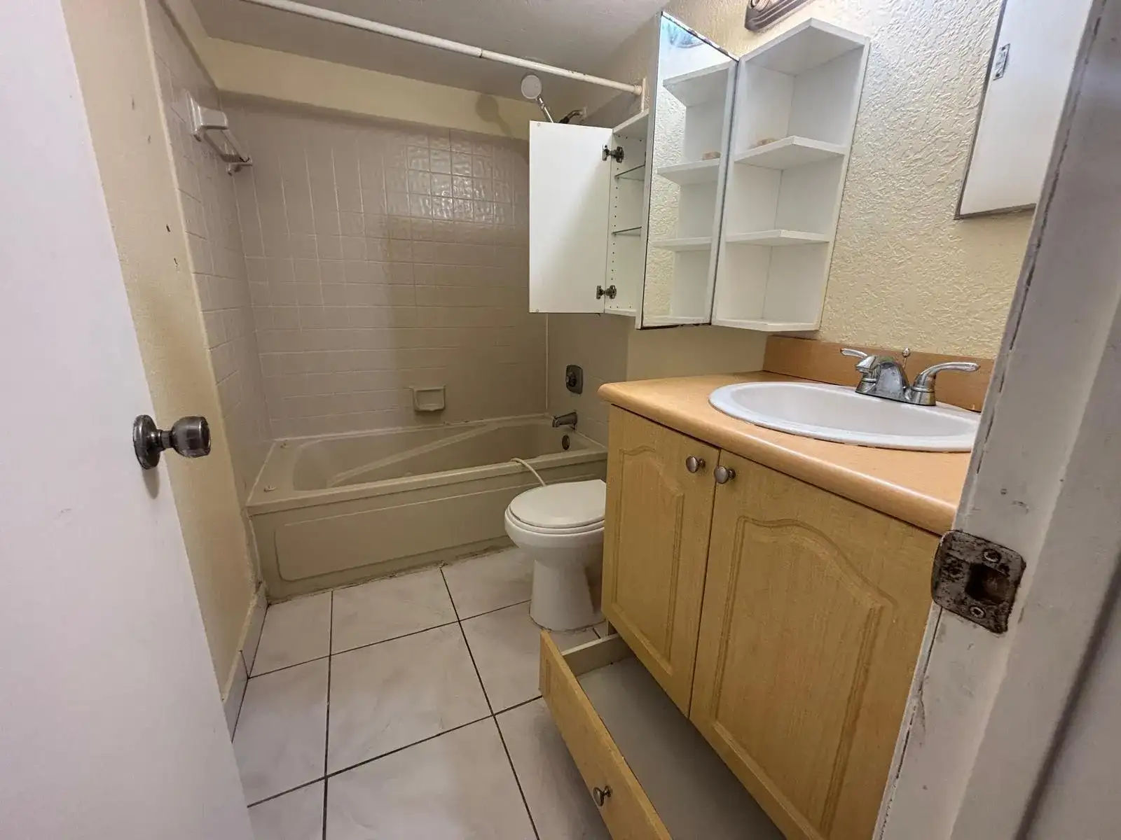 11201 SW 13th Street, Pembroke Pines FL 33025 photo 3