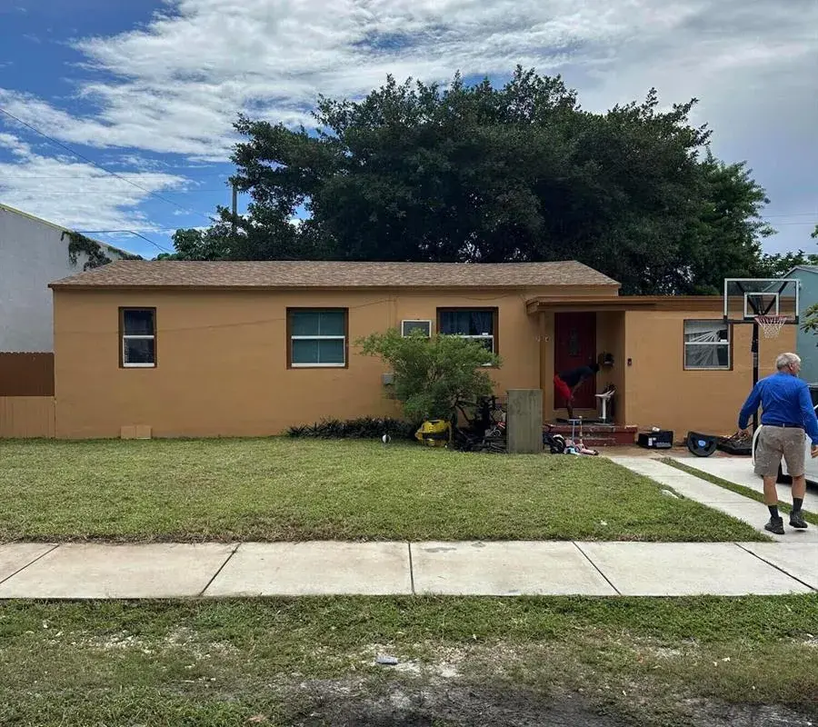 2114 Dewey Street, Hollywood FL 33020