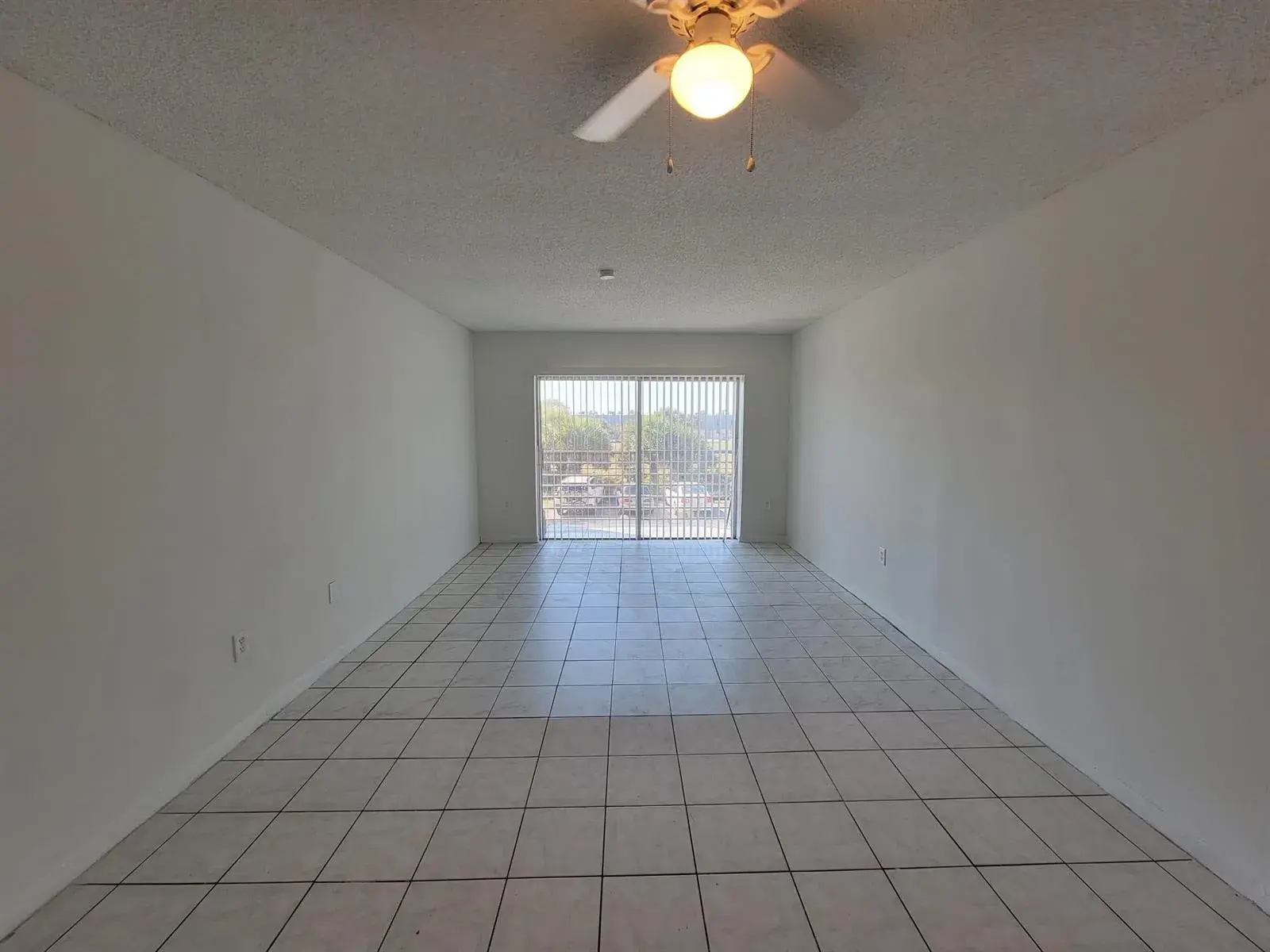 3700 NW 21st Street # 203, Lauderdale Lakes FL 33311