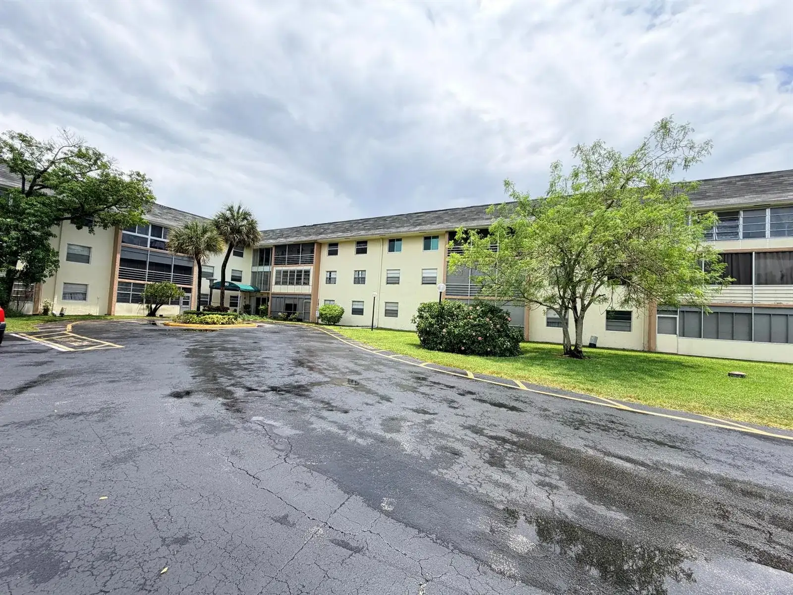 5180 E Sabal Palm Boulevard # 228, Tamarac FL 33319 photo 3