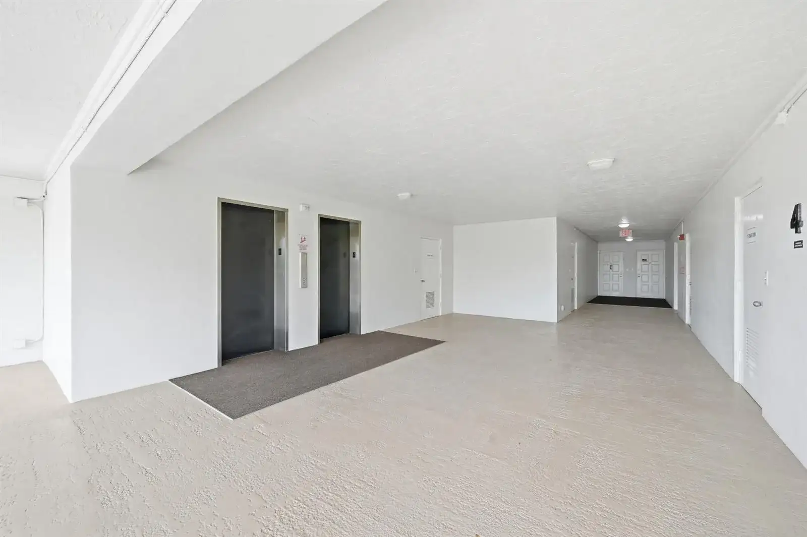 3800 Oaks Clubhouse Drive # 410, Pompano Beach FL 33069 photo 3