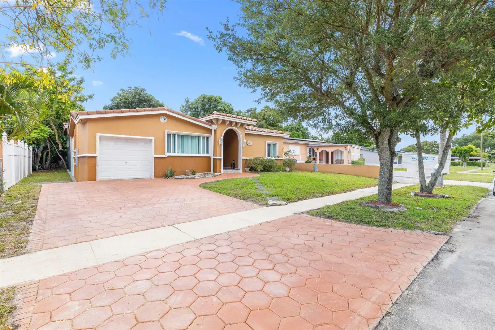 321 N 72nd Terrace, Hollywood FL 33024