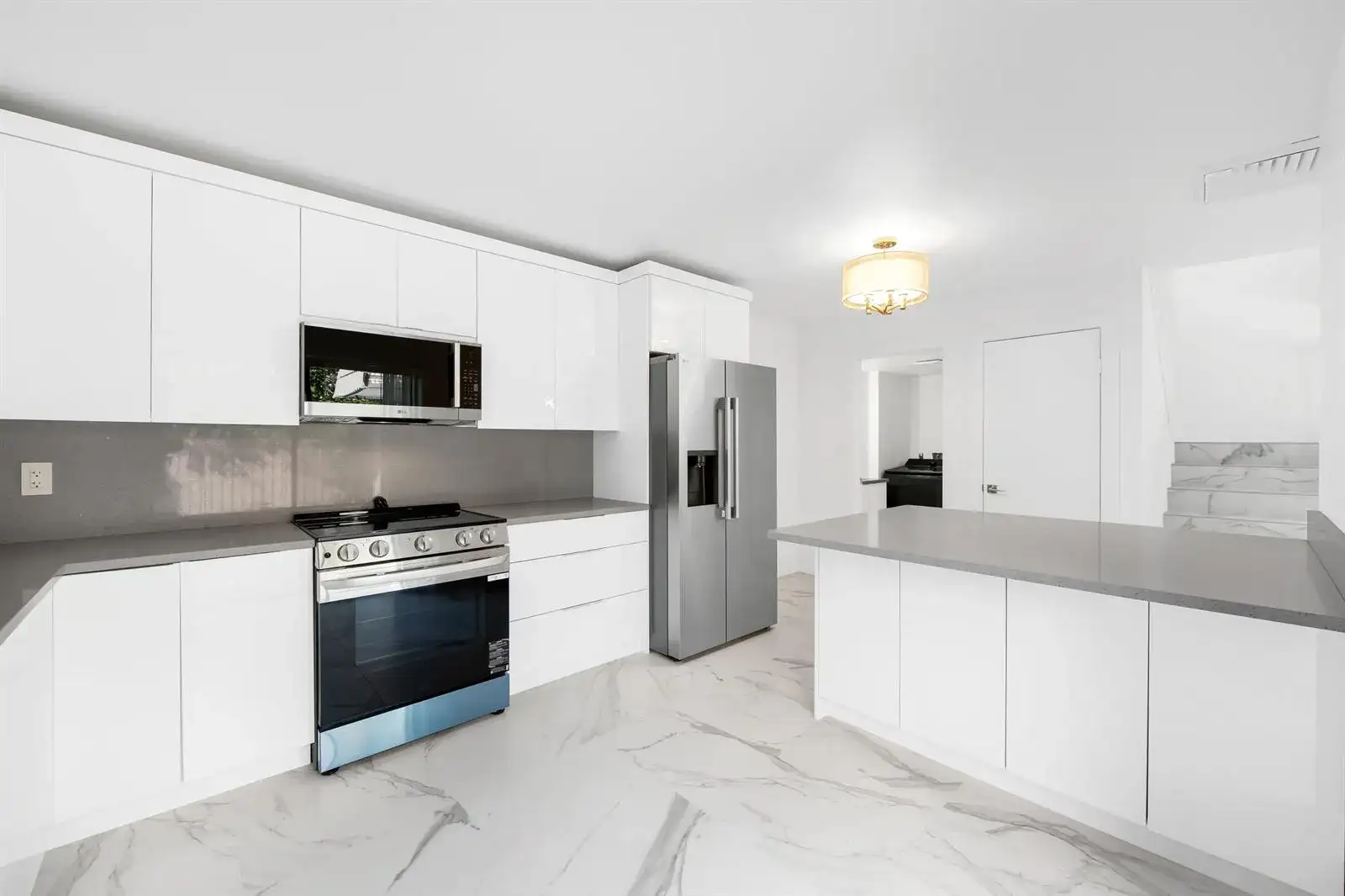 2962 SW 12th Street, Deerfield Beach FL 33442 photo 2