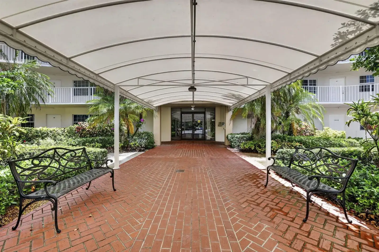 3900 Oaks Clubhouse Drive # 410, Pompano Beach FL 33069 photo 3