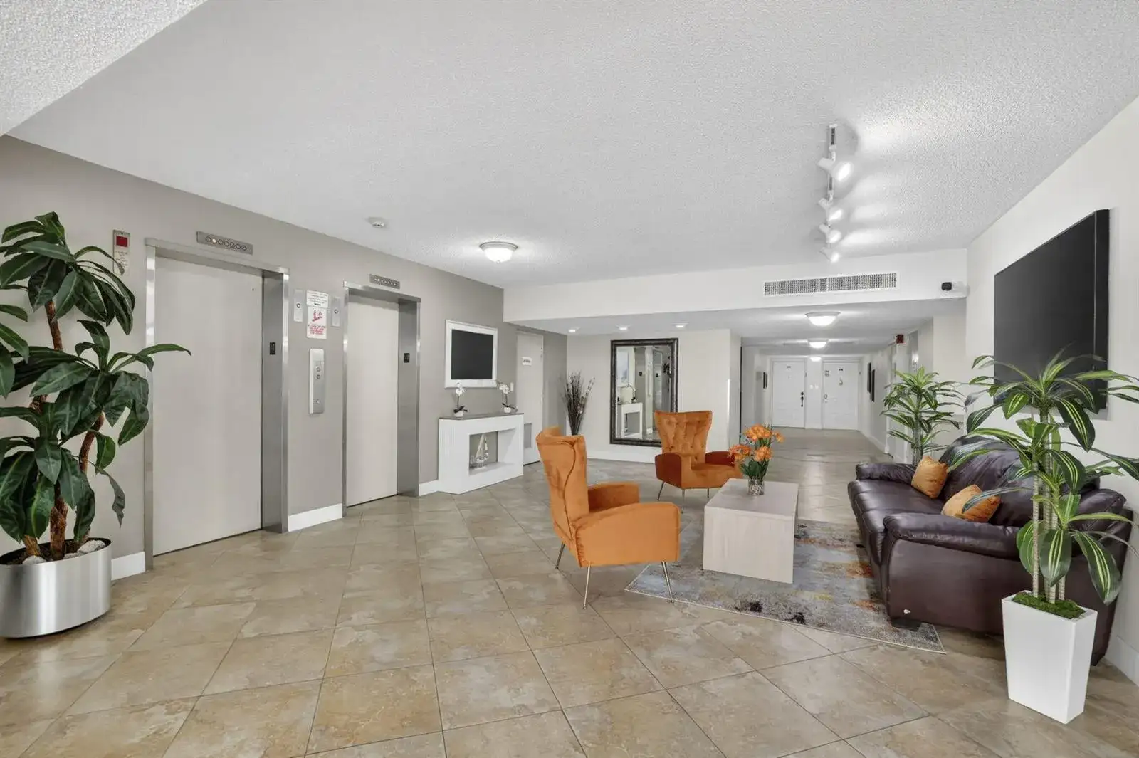 3900 Oaks Clubhouse Drive # 410, Pompano Beach FL 33069 photo 4
