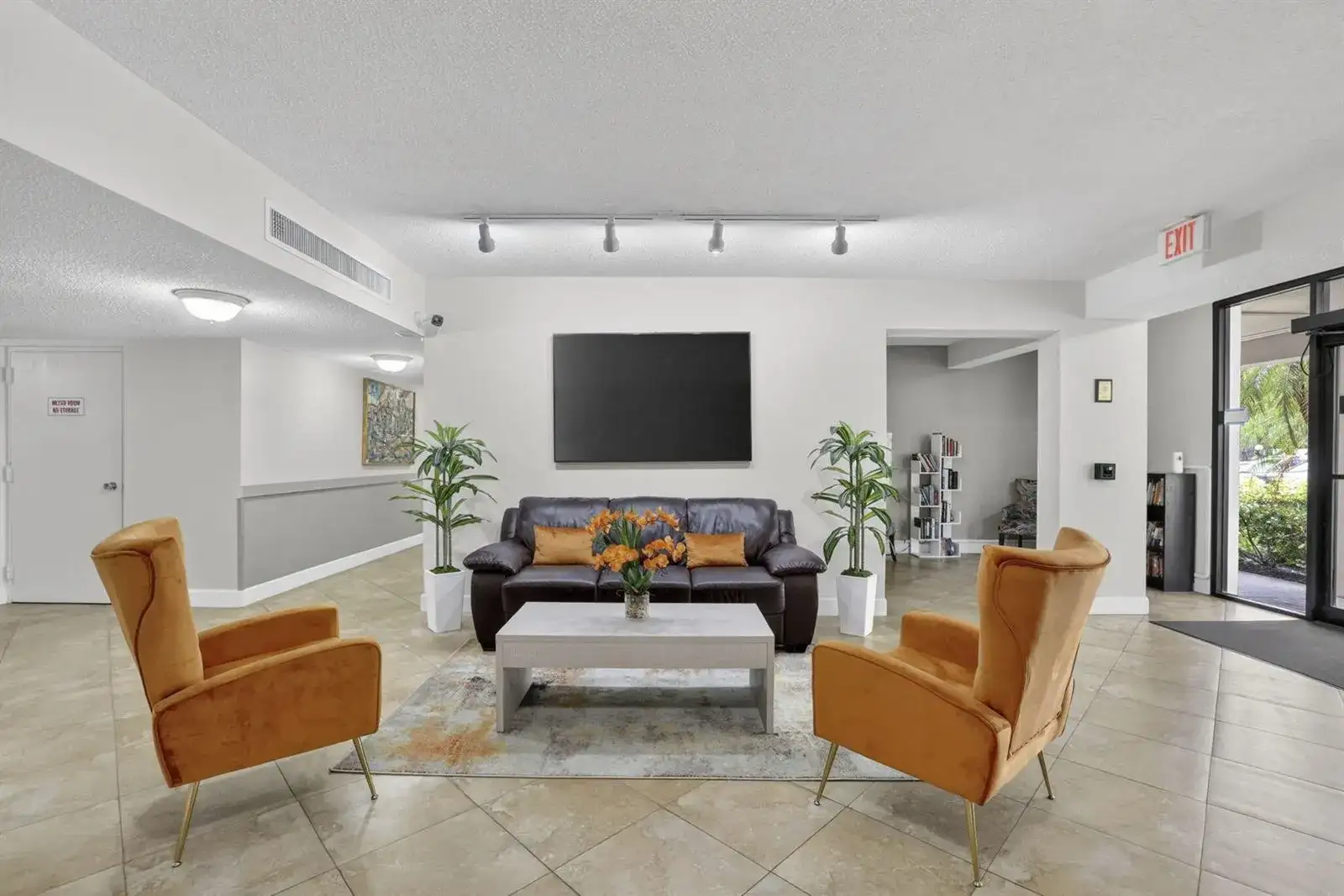 3900 Oaks Clubhouse Drive # 410, Pompano Beach FL 33069 photo 5
