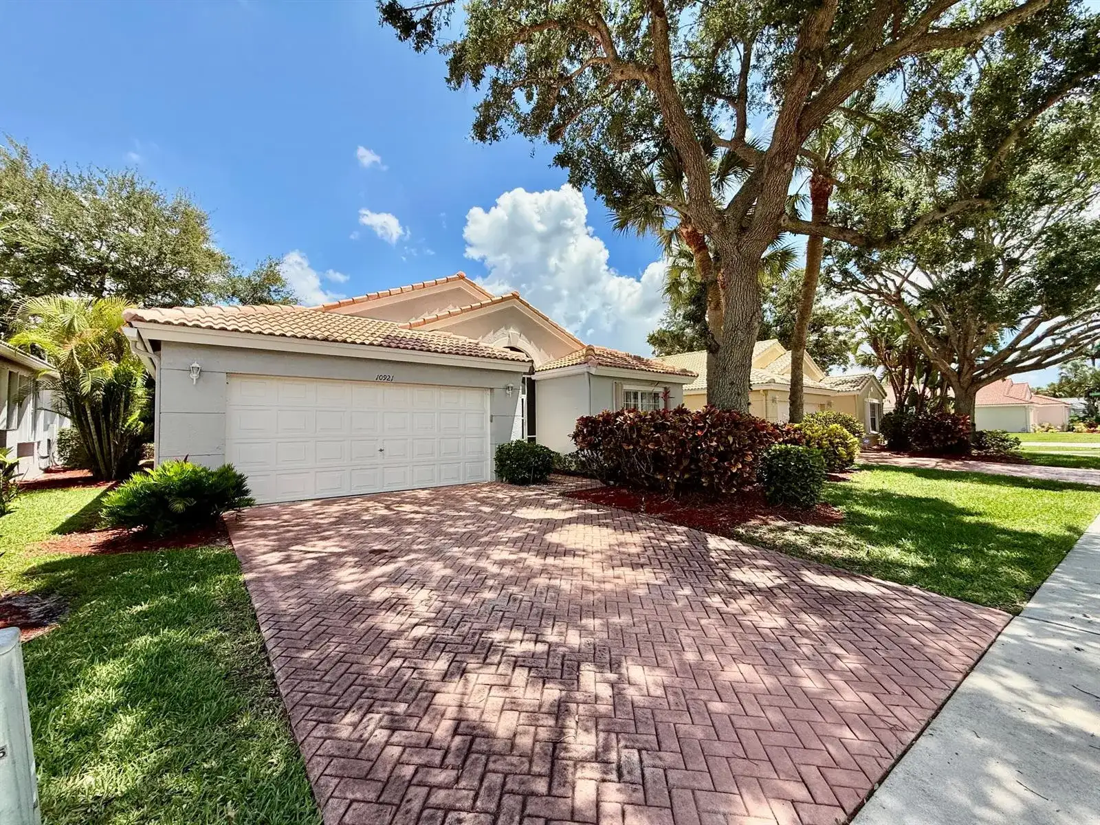 10921 Royal Caribbean Circle, Boynton Beach FL 33437 photo 2