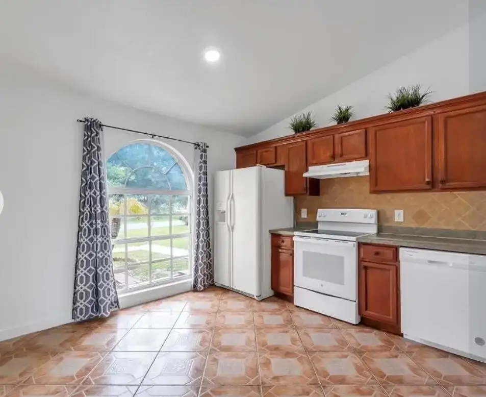 34 Bradford Court, Kissimmee FL 34758 photo 5