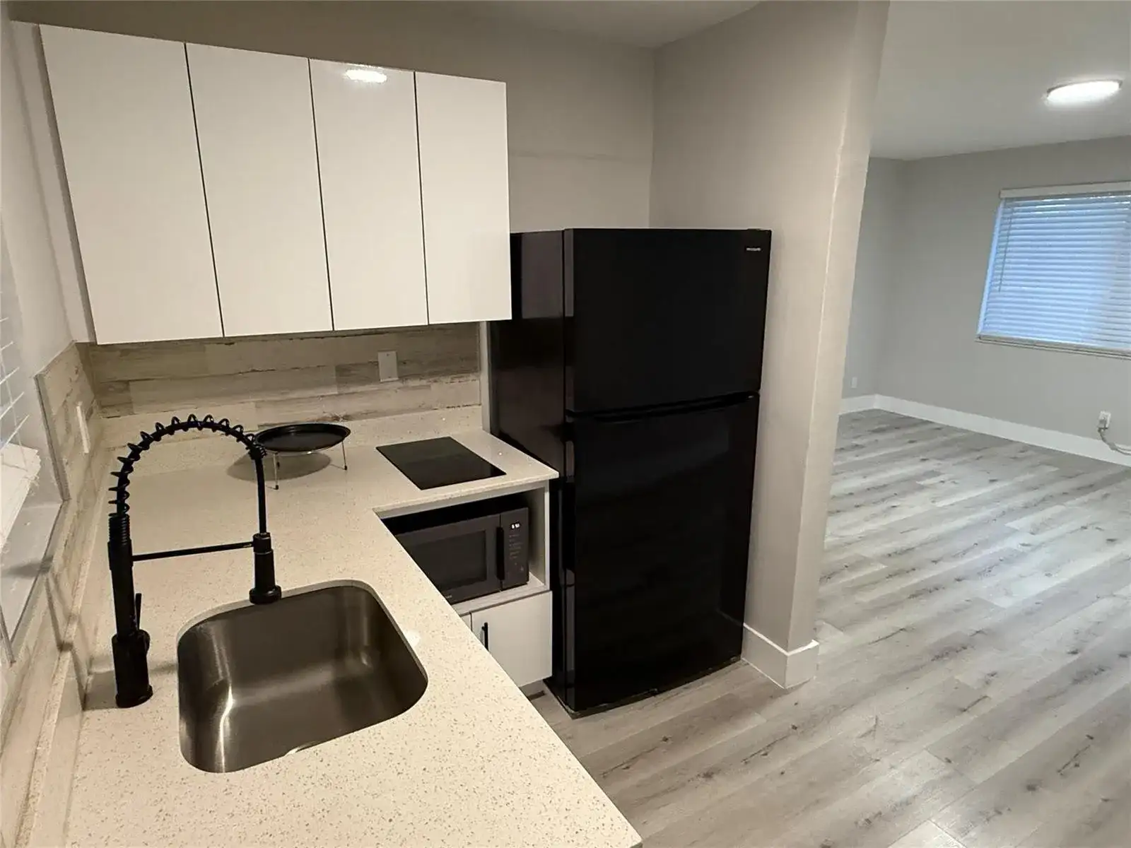 720 NE 7th Street # 2a, Hallandale Beach FL 33009 photo 3