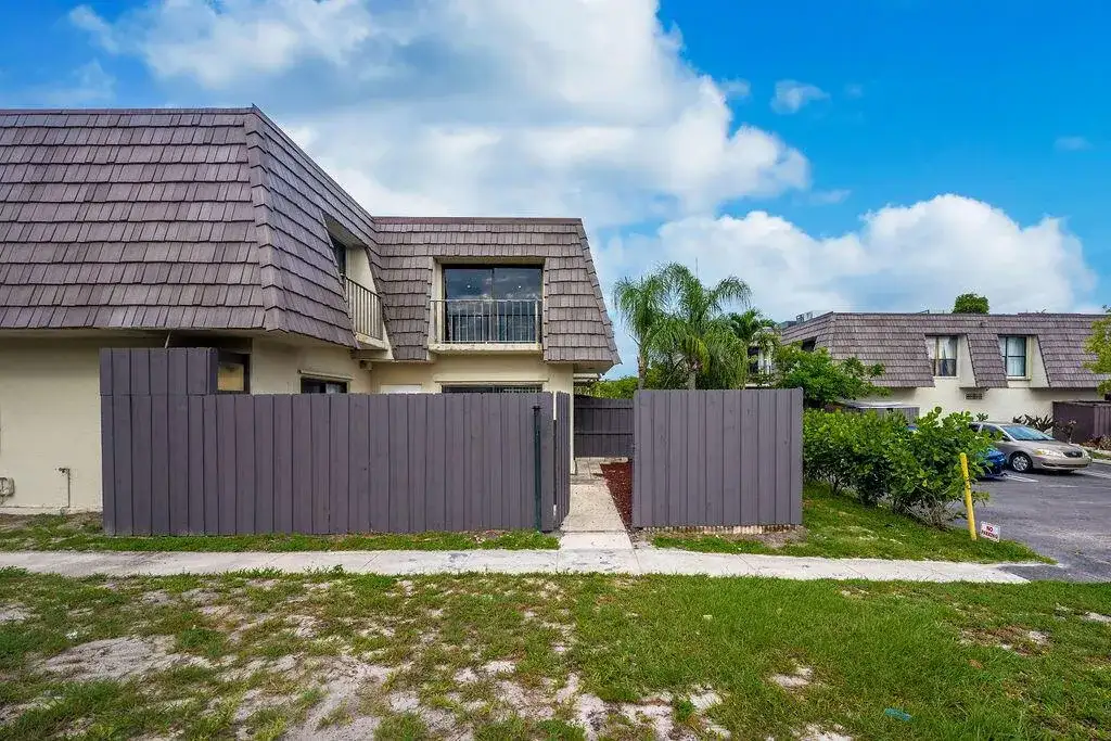 1773 N Congress Avenue, West Palm Beach FL 33401 photo 2