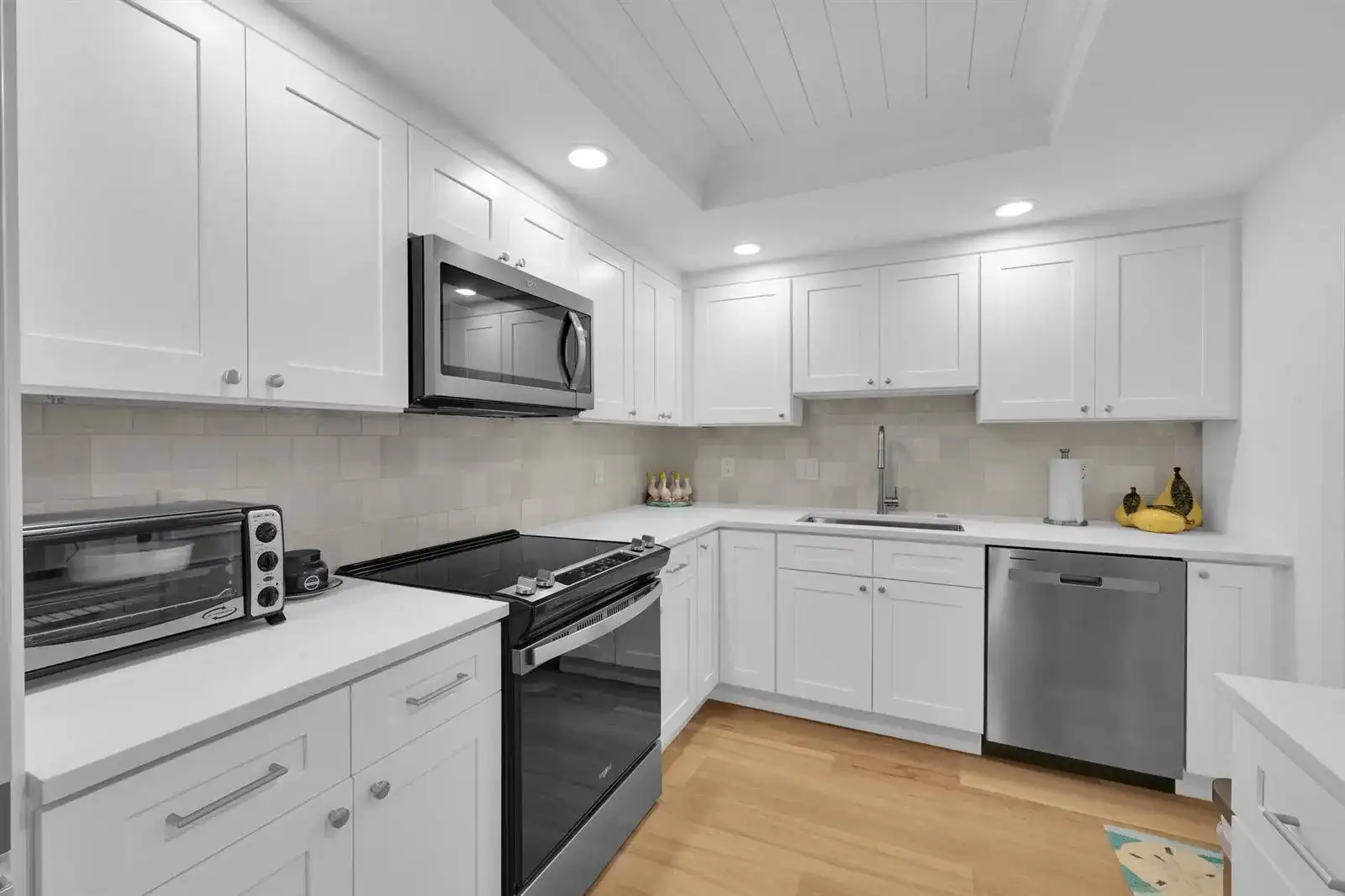 10 SE Turtle Creek Drive Unit B, Tequesta FL 33469