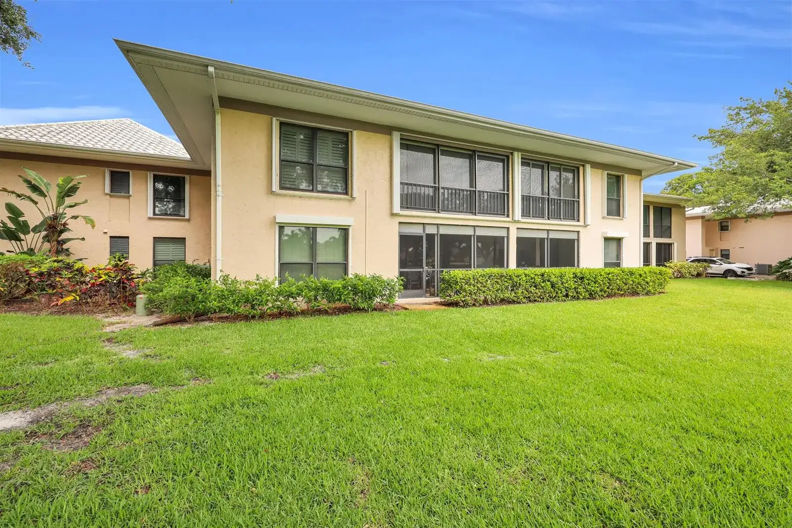 10 SE Turtle Creek Drive Unit B, Tequesta FL 33469 photo 3