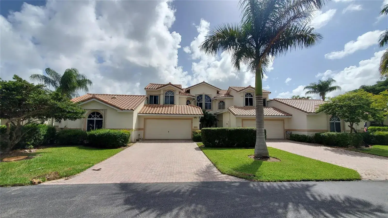 504 W PALM AIRE Drive # 504, Pompano Beach FL 33069