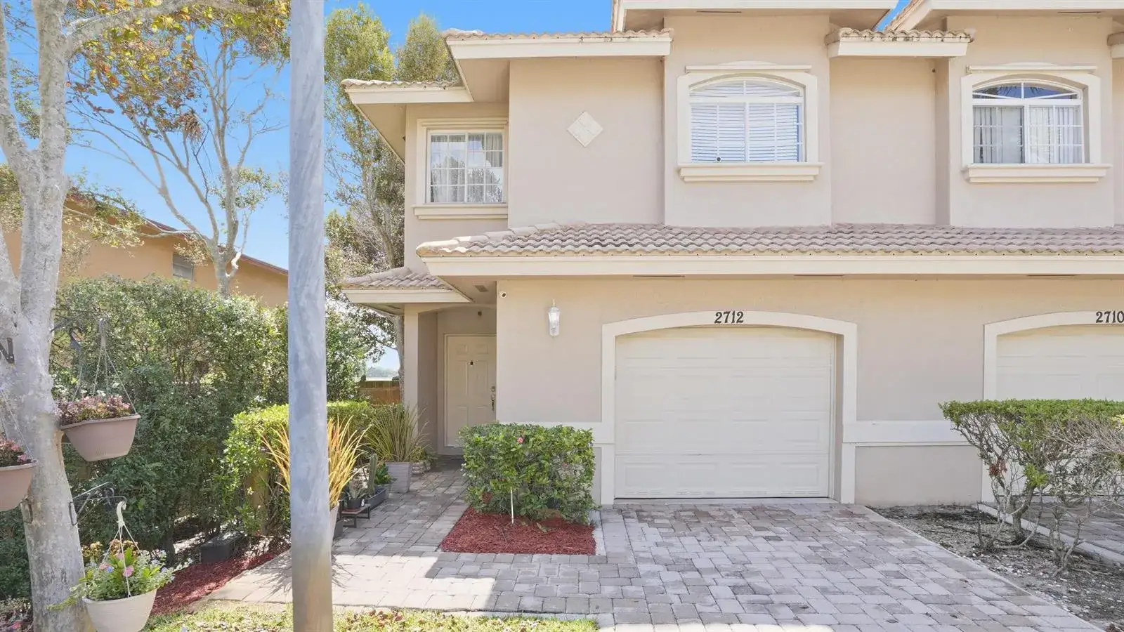 3 bedroom 2 bath Residential for sale at 2712 NW 80th Avenue, Sunrise FL 33322