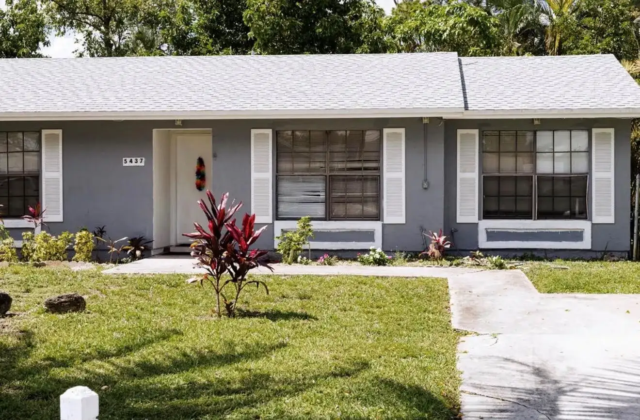 5437 Greenwood Drive, Delray Beach FL 33484 photo 3