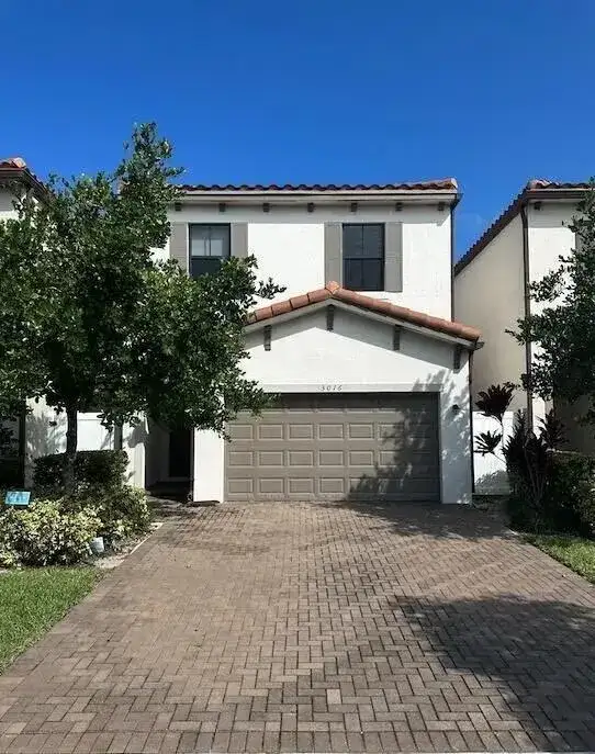 3016 King Palm Way, Riviera Beach FL 33410 photo 2