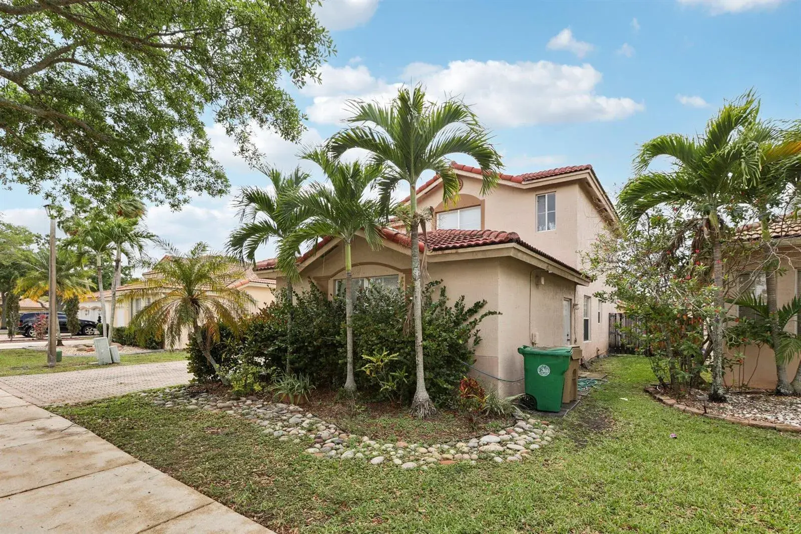 405 E Royal Cove Circle, Davie FL 33325