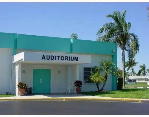 2556 E Dudley Dr Drive E # D, West Palm Beach FL 33415 photo 4