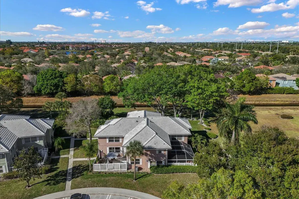 1945 Stratford Way, West Palm Beach FL 33409