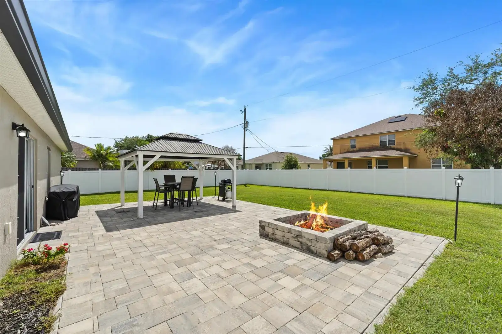 380 SW Donna Terrace, Port St. Lucie FL 34984 photo 2