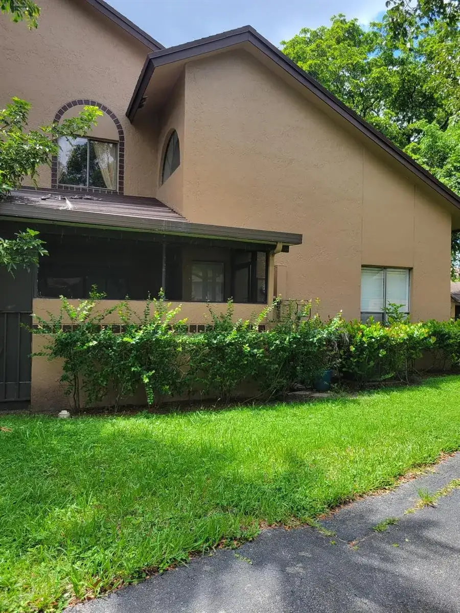 3605 NW 21st Court, Coconut Creek FL 33066 photo 3