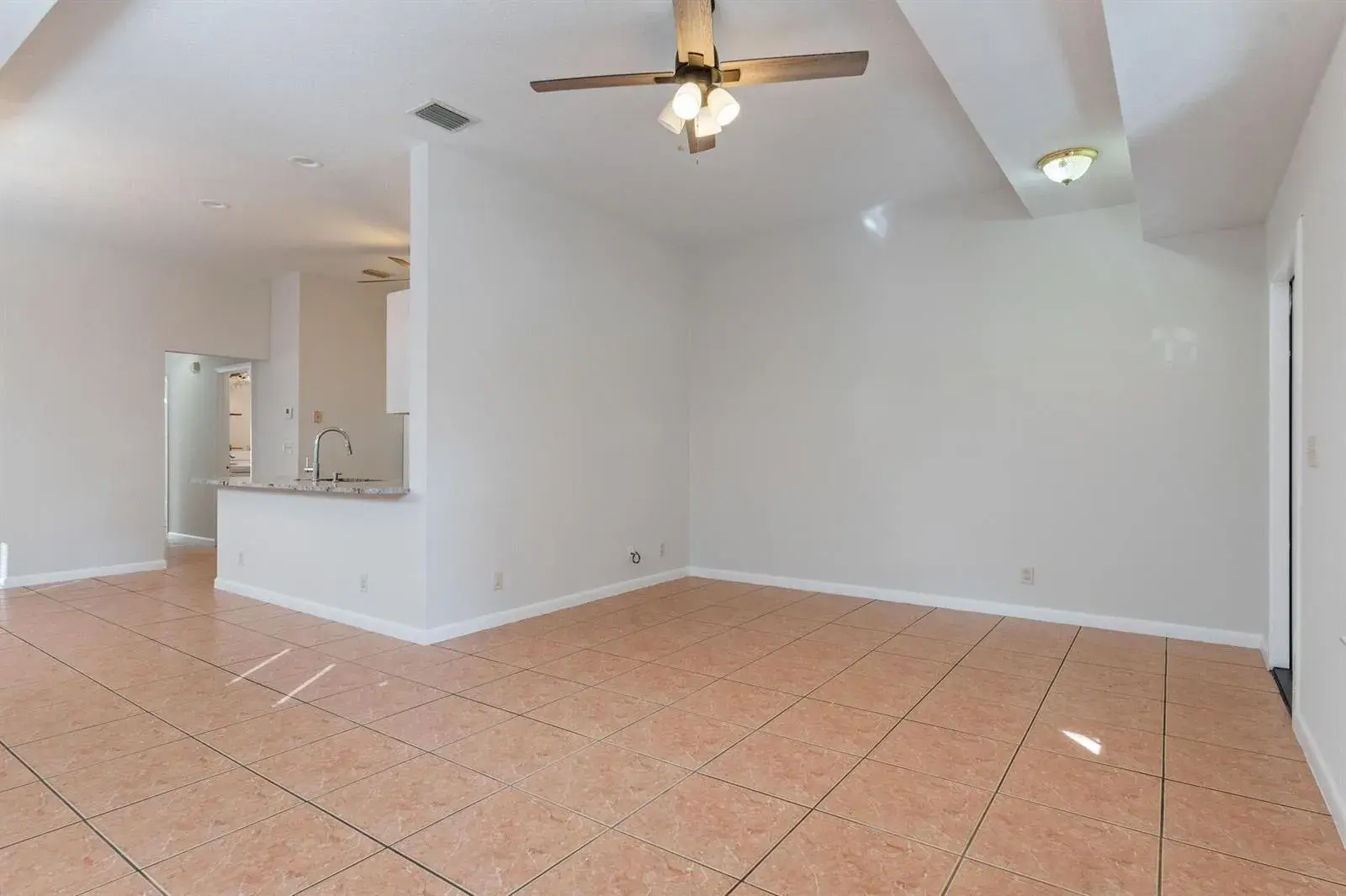 623 N L Street, FL 33460 photo 2