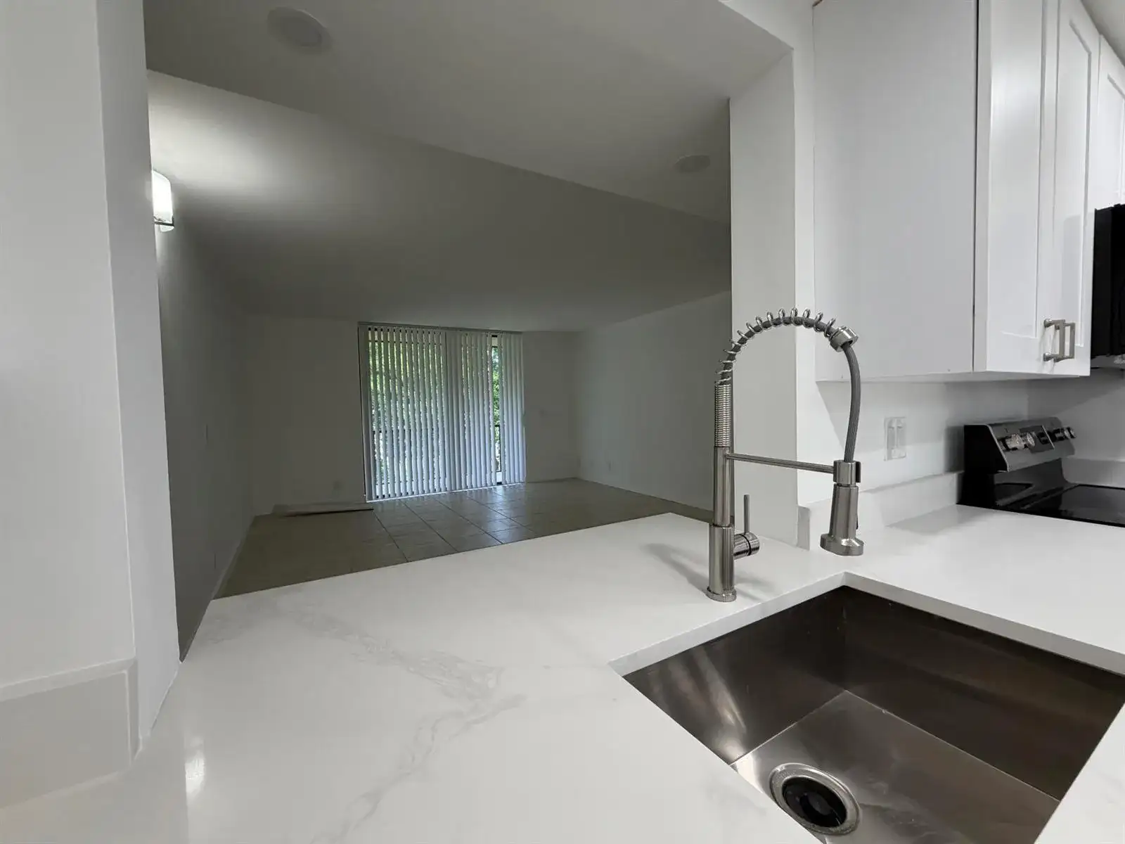 5220 Las Verdes Circle # 317, Delray Beach FL 33484 photo 3