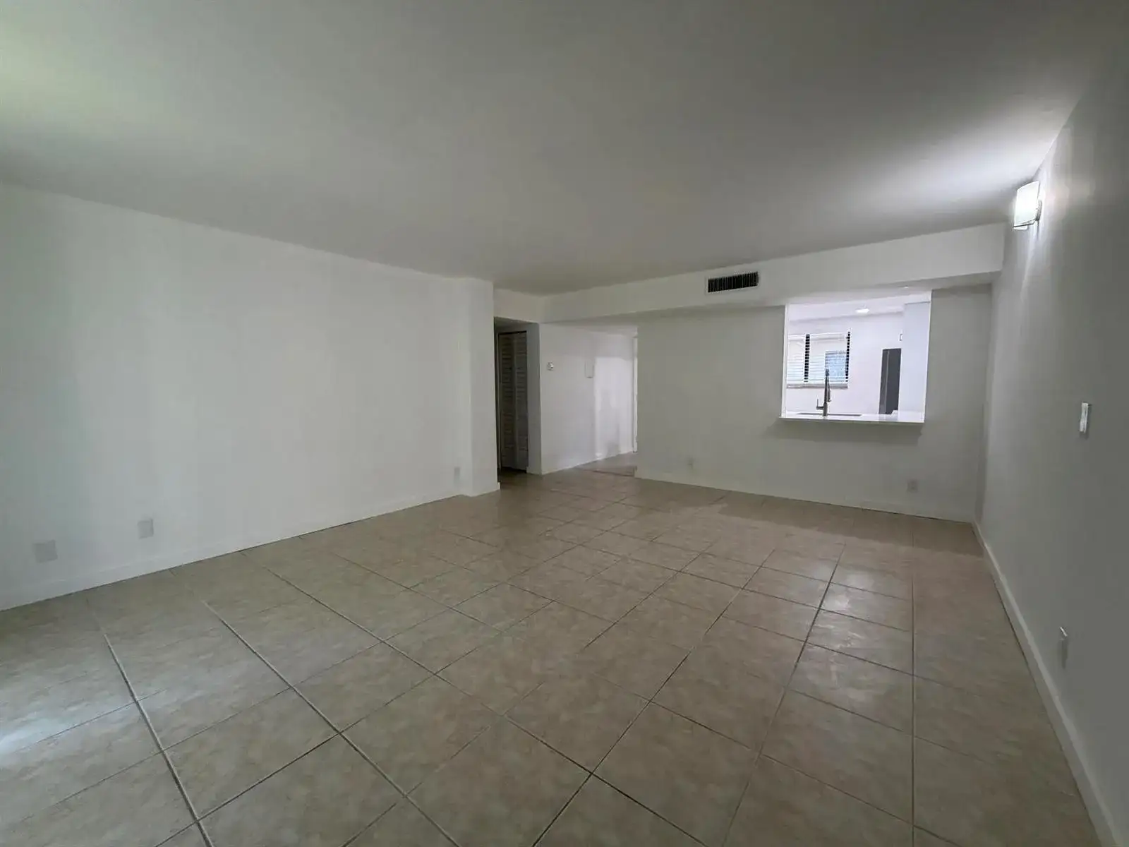 5220 Las Verdes Circle # 317, Delray Beach FL 33484 photo 4