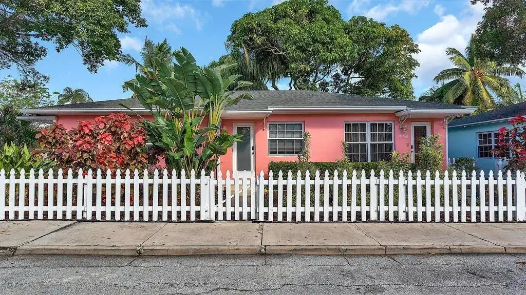 802 N J Street, FL 33460 photo 2