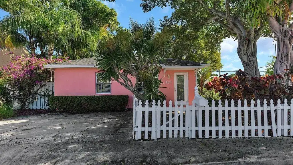 802 N J Street, FL 33460 photo 4