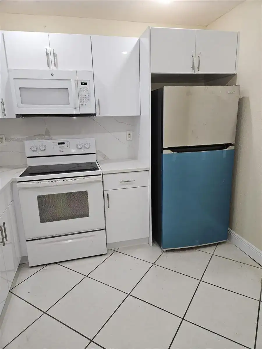 5665 W 20th Avenue # 413, Hialeah FL 33012