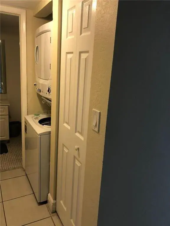 10411 N Kendall Drive # B203, Miami FL 33176