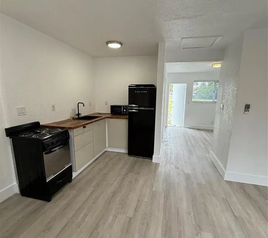 2213 Lincoln Street, Hollywood FL 33020