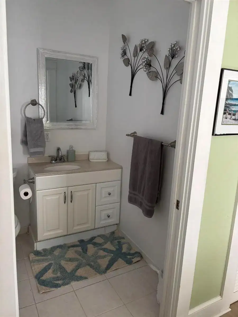 808 Kanuga Drive, West Palm Beach FL 33401 photo 2