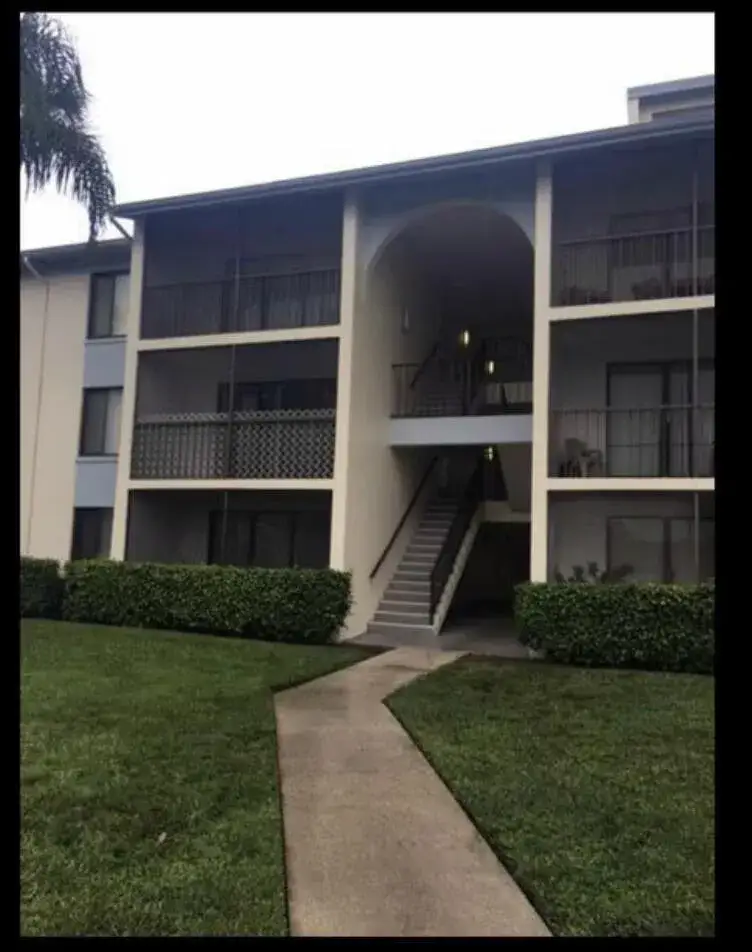 1105 Green Pine Boulevard # C1, West Palm Beach FL 33409