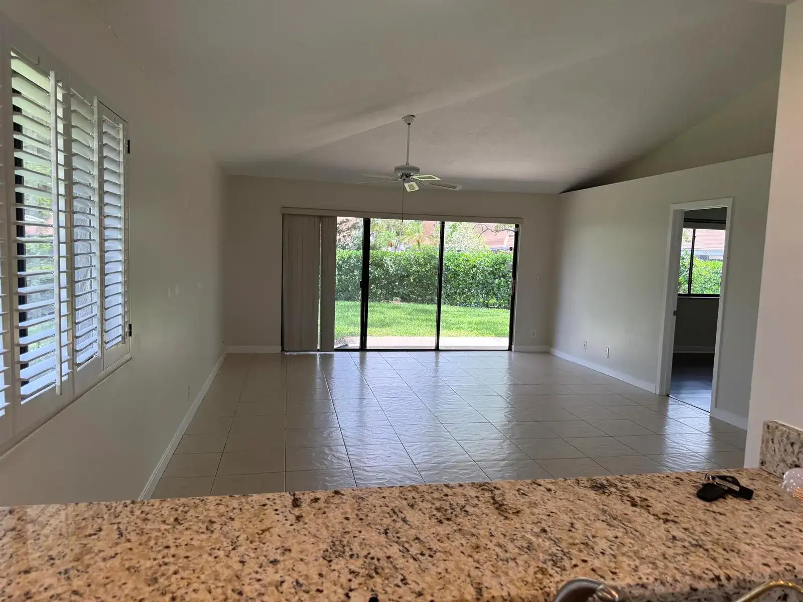 112 Club Drive, Palm Beach Gardens FL 33418 photo 3