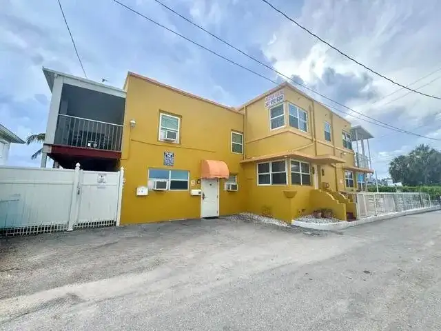 300 Georgia Street # 5, Hollywood FL 33019 photo 3