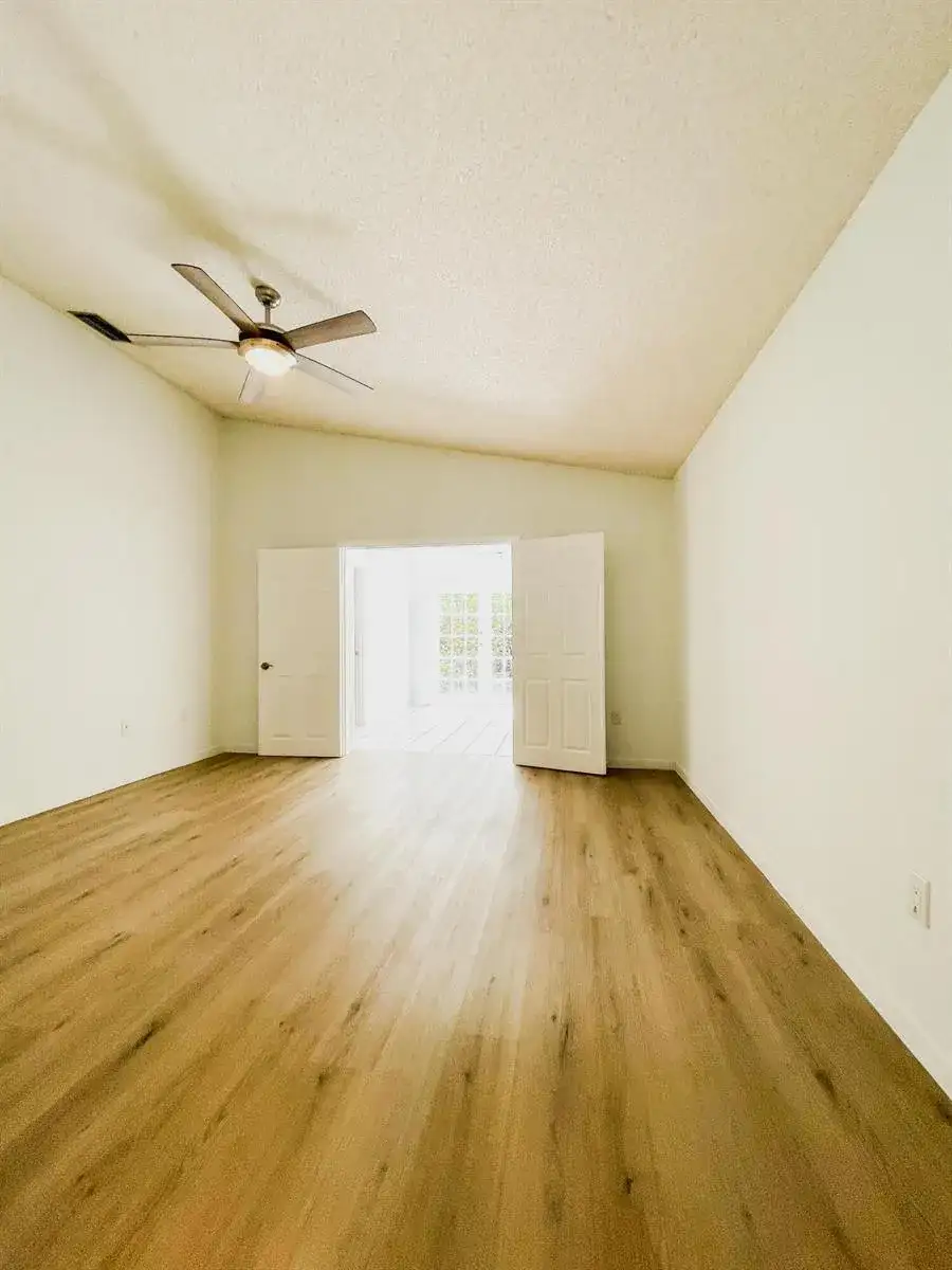5851 Bristol Lane, Davie FL 33331 photo 4