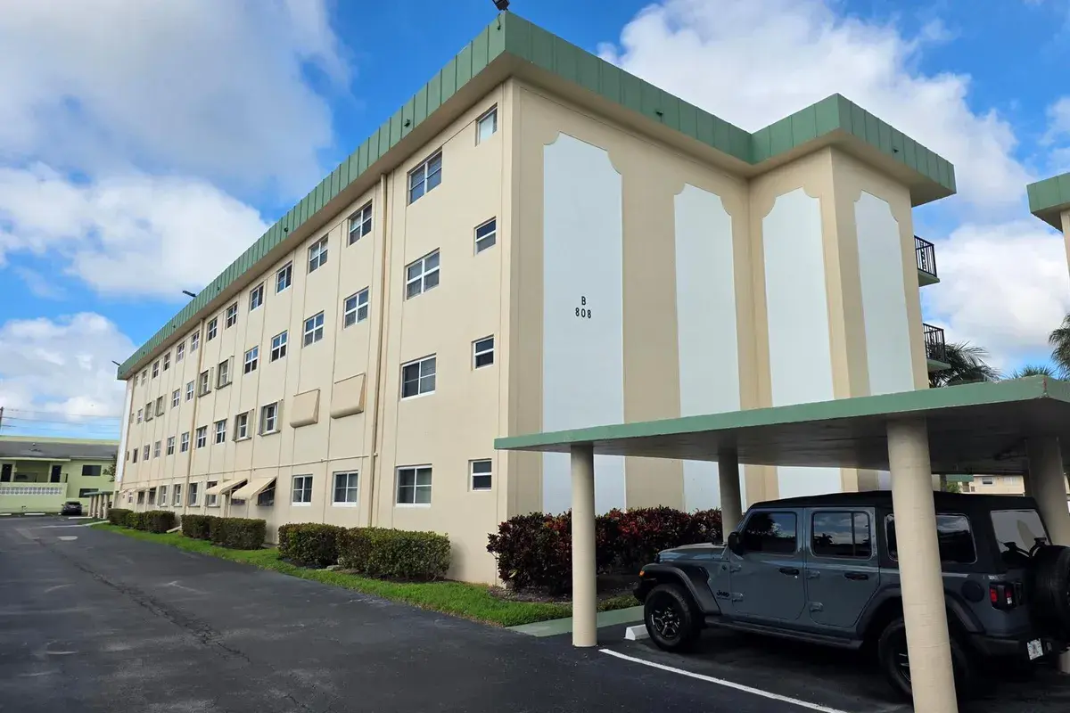 808 SE 7th Street # 101, Deerfield Beach FL 33441